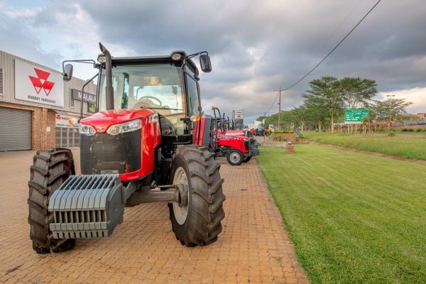 2021_mf_tractors_front_shot_rs.jpg